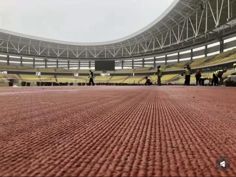 你知道预制性型塑胶跑道的特点吗?