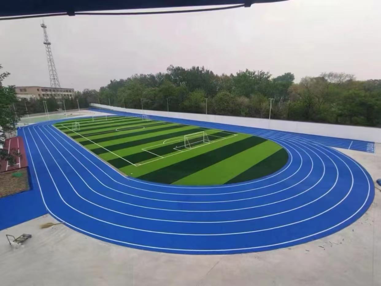 校园足球场人造草坪选择秘籍大公开!