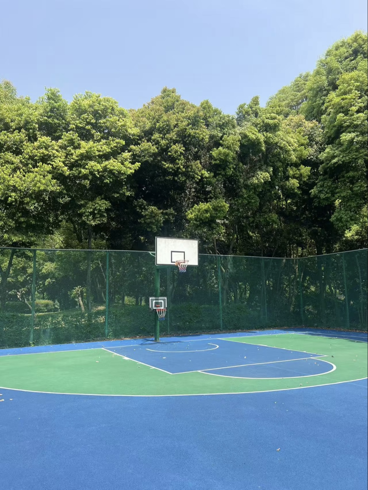 硅 PU 球场材料的防滑特性:保障运动安全的关键