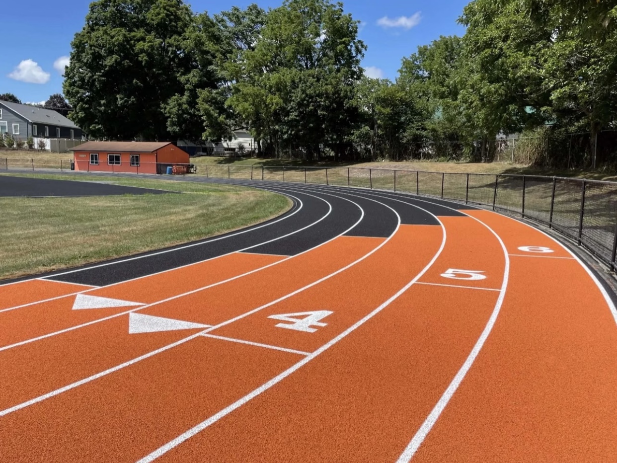 混合型塑胶跑道的平整度:决定运动体验的关键