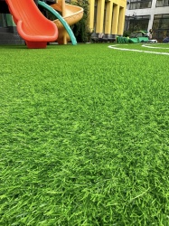 人造草坪的透水性有多强？雨天使用全解析