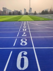 全塑型塑胶跑道是什么？专业田径场地选材指南
