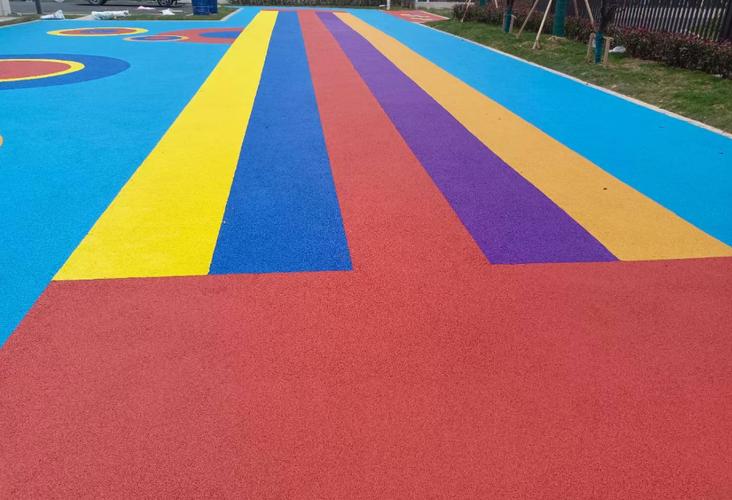 为什么不少 EPDM 场地短短两年就大面积发白?
