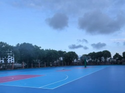 球场材料拿货差价巨大，源头厂家和中间商差别到底在哪？